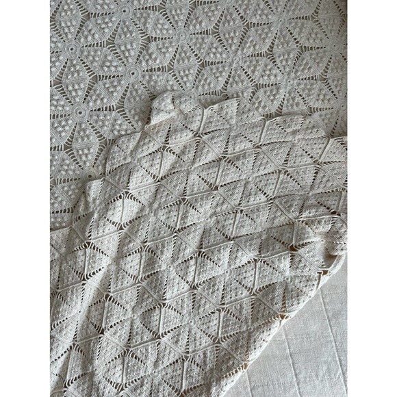 Vintage Crochet Coverlet - Picture 6 of 9
